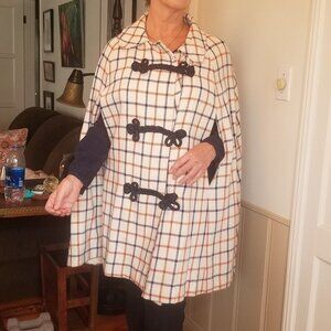 Country Place Vintage Plaid Lined Cape